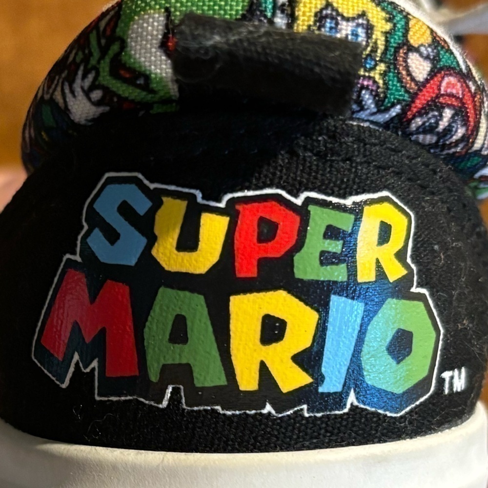 Super Mario Bros Sneakers Shoes Size 5 Nintendo Ground Up Kids Yoshi Luigi Peach - Picture 12 of 12
